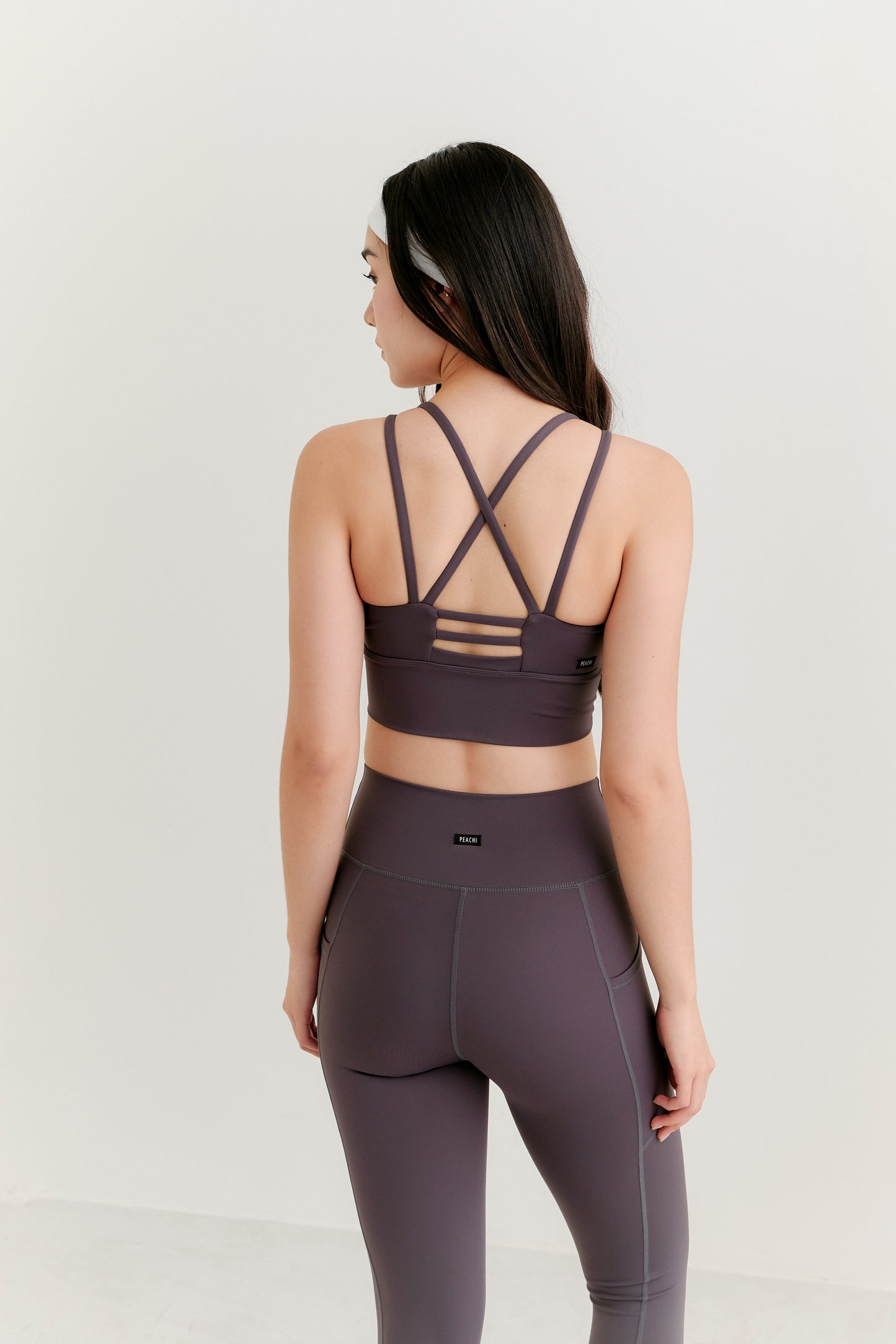 Glide Scoop Neck Longline Bra (Graphite)